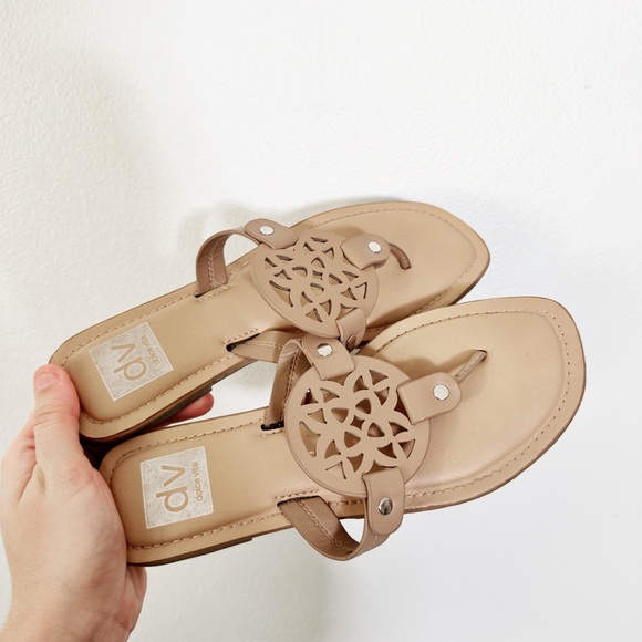 DV by Dolce Vita Shoes - Dolce Vita gotie flip flops 6 women’s
